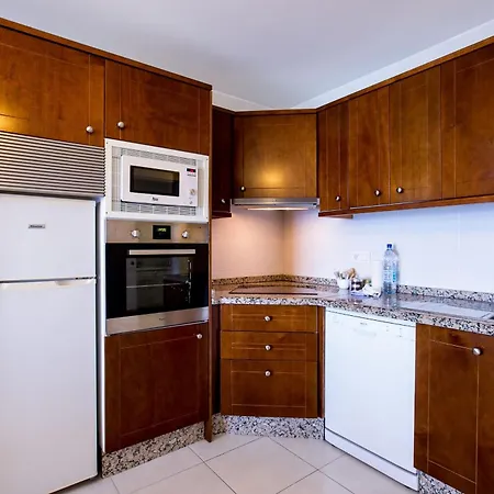 Апартаменти Caleta Sea View 5 *